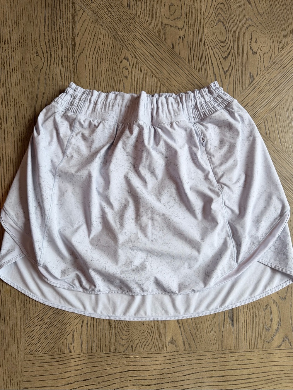 Lululemon size 12 skort with Elastic Waist and Subtle Speckle Detail